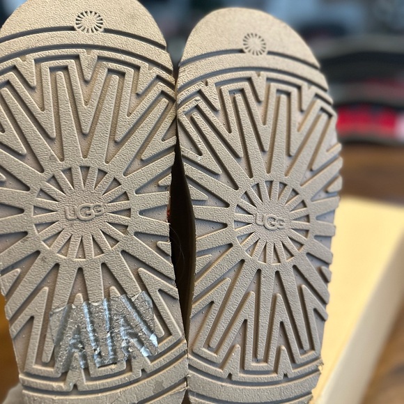 UGG Tasman Chestnut Platform Clogs with Red Trim - Picture 5 of 6